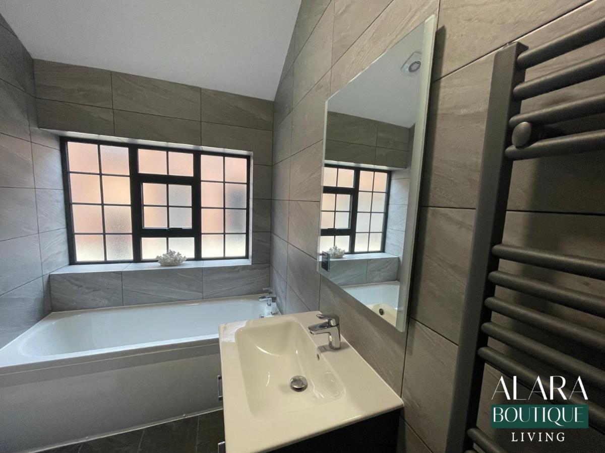 3 Floor Townhouse Luxury Living Alara Boutique Apartment Birmingham Exterior foto